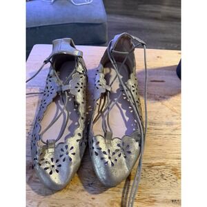 Torrid Womens 9W Champagne Gold Lace Ballet Flats Floral Laser Cut Pointed Toe